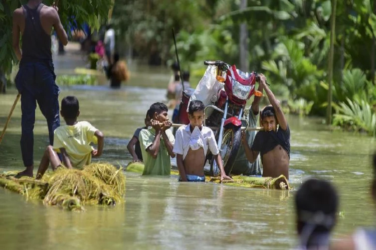 অসমত শেহতীয়াকৈ সংঘটিত  বানপানীৰ এক দৃশ্য