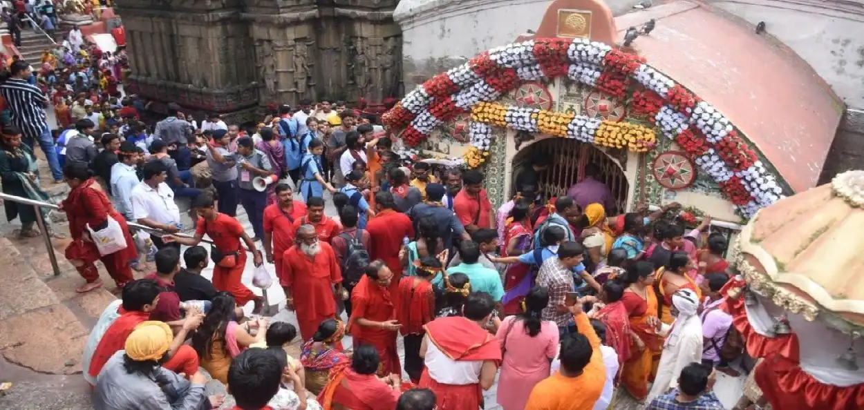 আজি সামৰণি পৰে অম্বুবাচী মেলাৰ