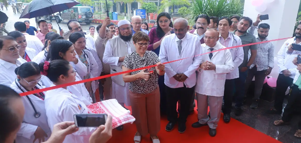 মেঘালয়ৰ স্বাস্থ্য মন্ত্ৰী আম্পাৰিন লিংডোৱে উহান উদ্বোধন কৰিছে