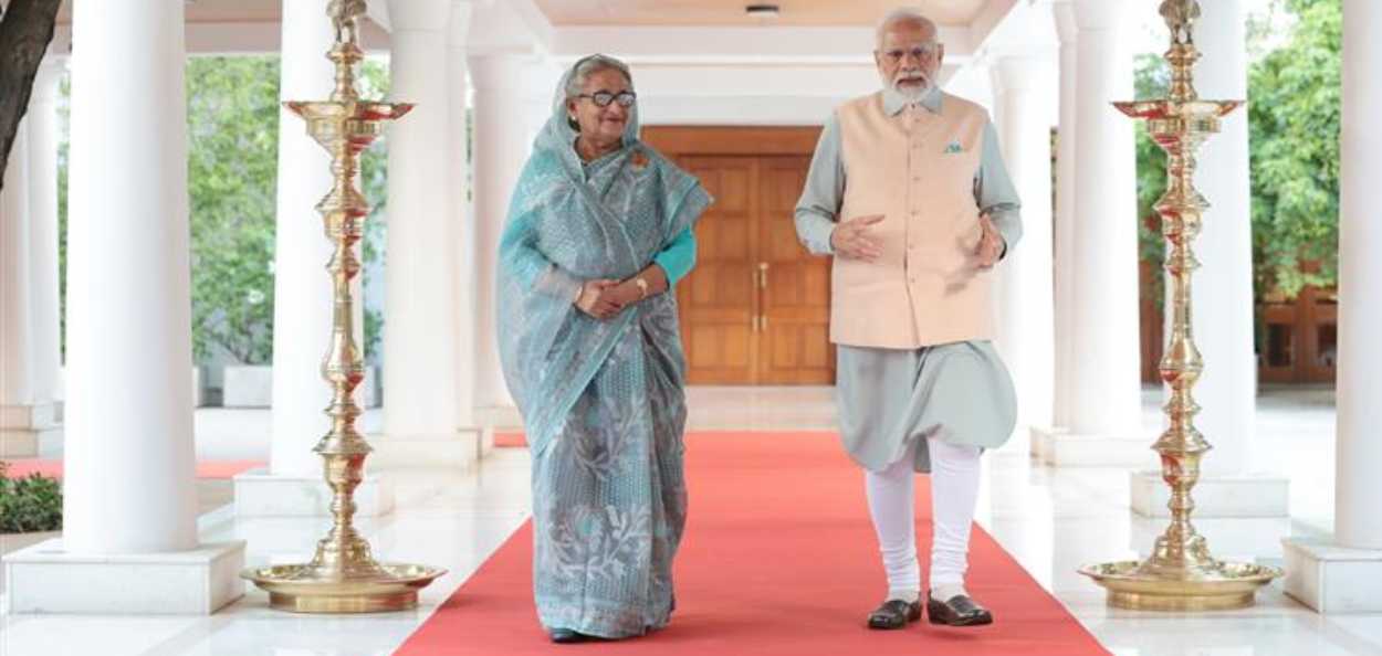 বাংলাদেশৰ প্ৰধানমন্ত্ৰী শ্বেখ হাছিনাৰ সৈতে দ্বিপাক্ষিক বৈঠকৰ বাবে আগবাঢ়িছে প্ৰধানমন্ত্ৰী মোদী