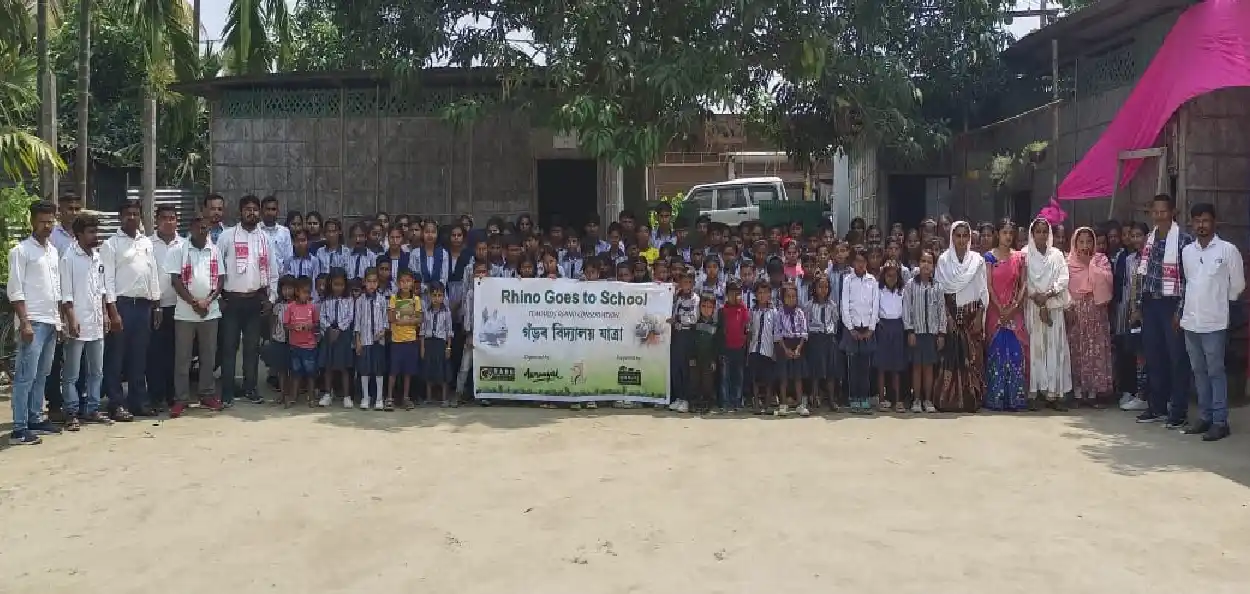 আৰণ্যকৰ  'গঁড় বিদ্যালয়লৈ যায়' শীৰ্ষক অভিযান