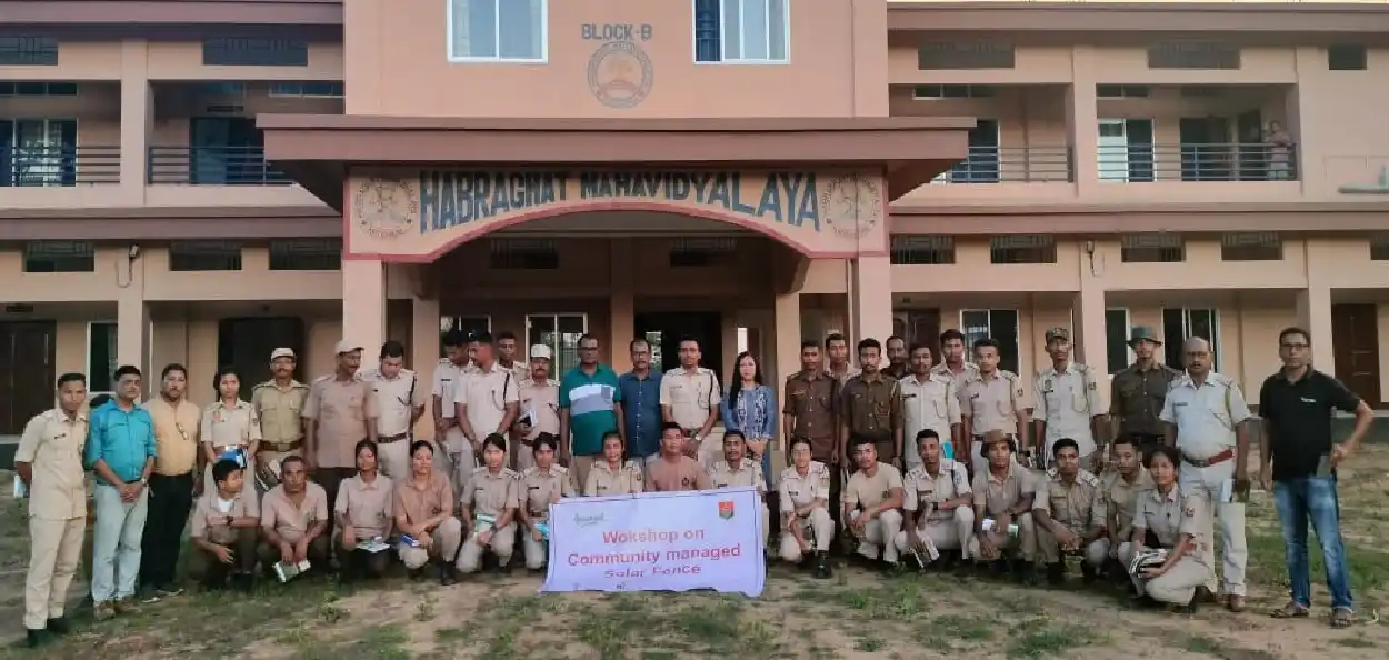  মানৱ-হাতী সংঘাত প্ৰশমনৰ বাবে বনকৰ্মীক সৌৰ শক্তি চালিত বেৰ পৰিচালনাৰ প্ৰশিক্ষণ