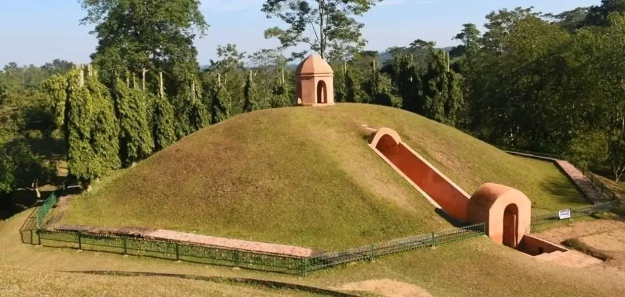 অসমৰ চৰাইদেউ মৈদাম