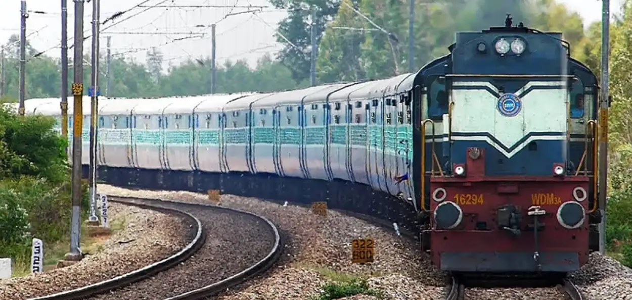 আধাৰ অবিহীনে নাপাব ৰে’লৰ তৎকাল টিকট