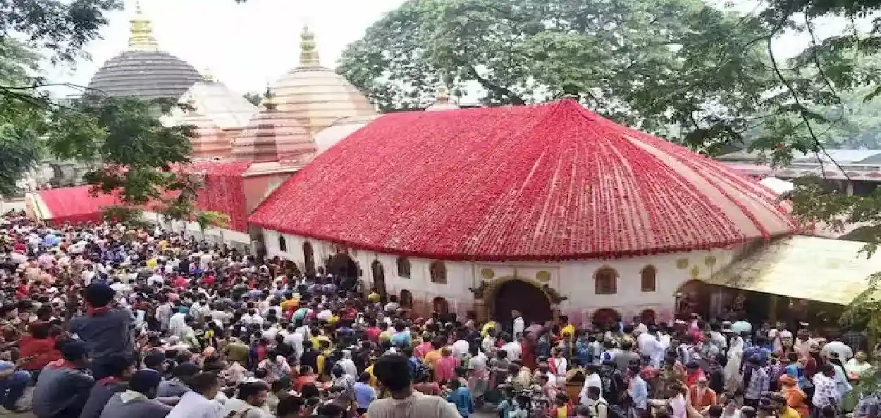 অম্বুবাচীৰ সময়ত কামাখ্যা মন্দিৰত ভিৰৰ ফাইল ফটো