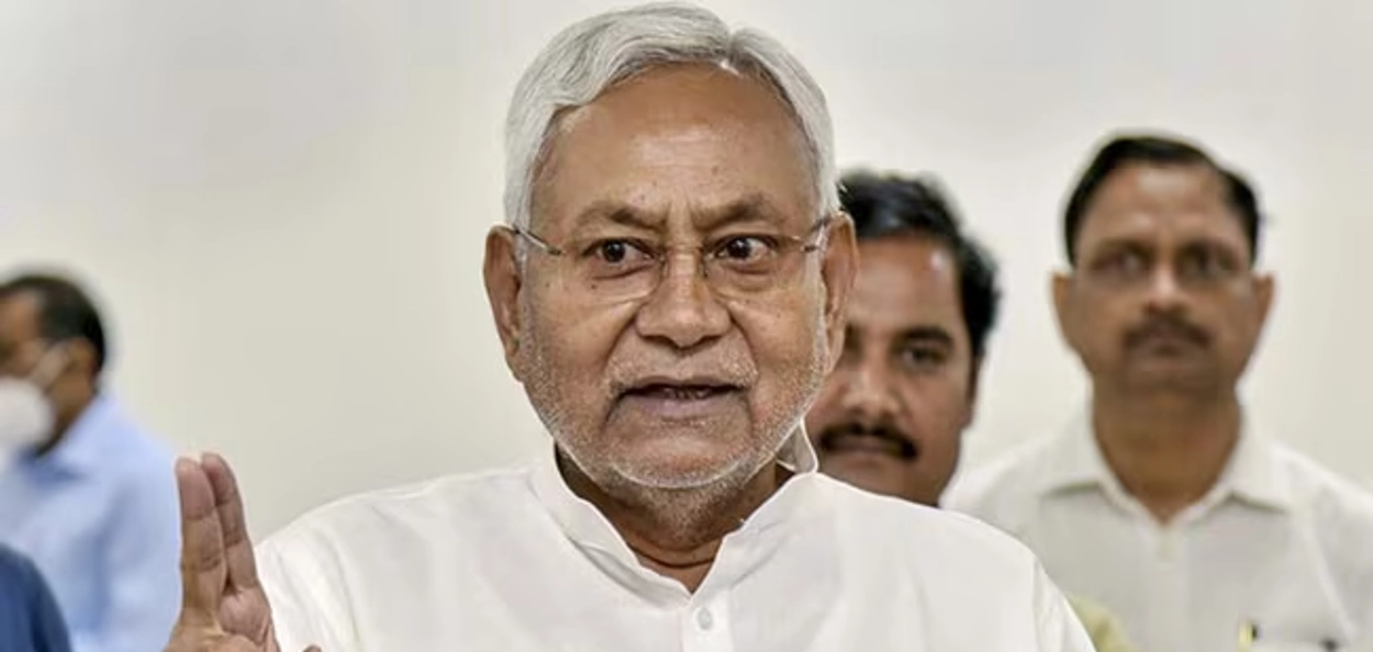 নিৰ্বাচনৰ আগত নীতিশ কুমাৰৰ ডাঙৰ পদক্ষেপ, ১১০০ টকালৈ বৃদ্ধি মাহিলী পেঞ্চন