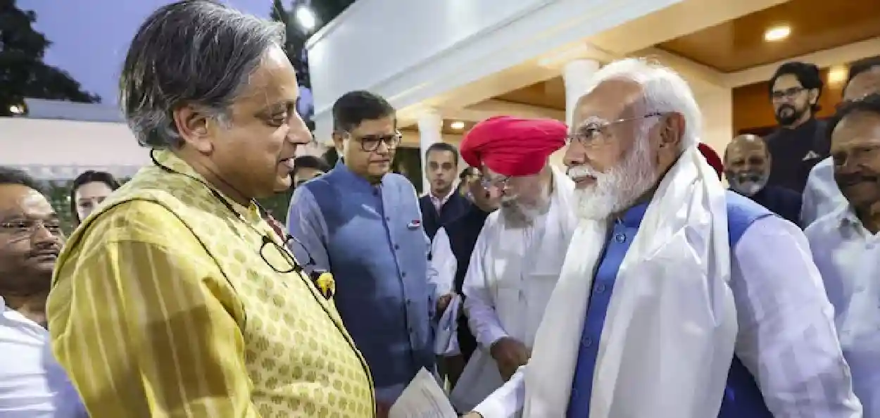 ৰাজহুৱাভাৱে প্ৰধানমন্ত্ৰী নৰেন্দ্ৰ মোদীক প্ৰশংসা কংগ্ৰেছৰ সাংসদ শশী থাৰুৰৰ