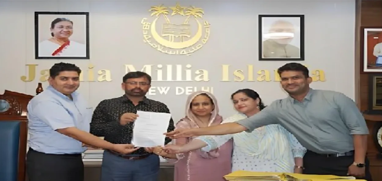 বুজাবুজিৰ চুক্তি স্বাক্ষৰৰ সময়ত বিশ্ববিদ্যালয় কৰ্তৃপক্ষ