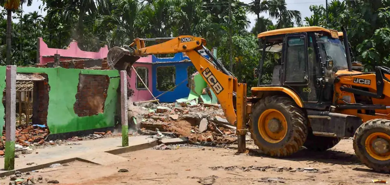 গোৱালপাৰাৰ পাইকান সংৰক্ষিত বনাঞ্চলত উচ্ছেদ অভিযানৰ এক মুহূৰ্ত