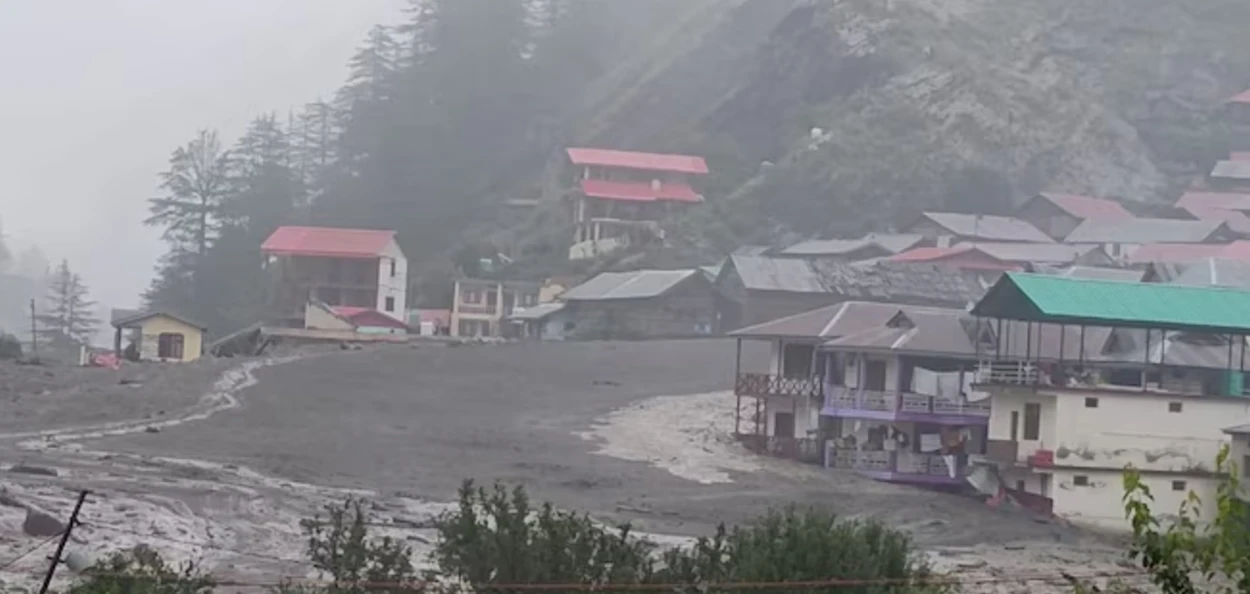 উত্তৰকাশীত প্ৰকৃতিৰ ৰুদ্ৰ মূৰ্তি