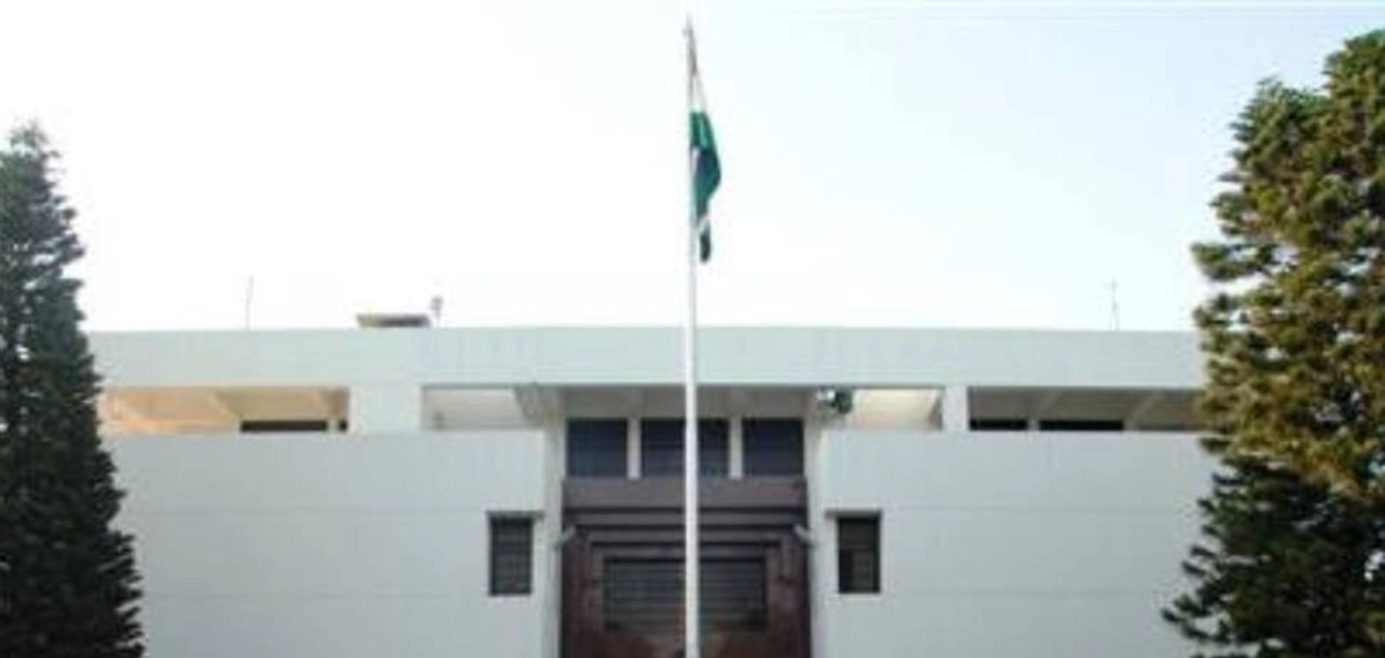 পাকিস্তানত থকা ভাৰতীয় দূতাবাসত পাক চৰকাৰে বন্ধ কৰিলে পানী-ৰন্ধন গেছৰ যোগান