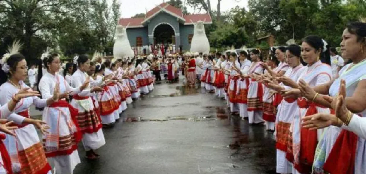 মণিপুৰত একতাৰ উৎসৱ, মেৰা হৌ চংবা উদযাপন
