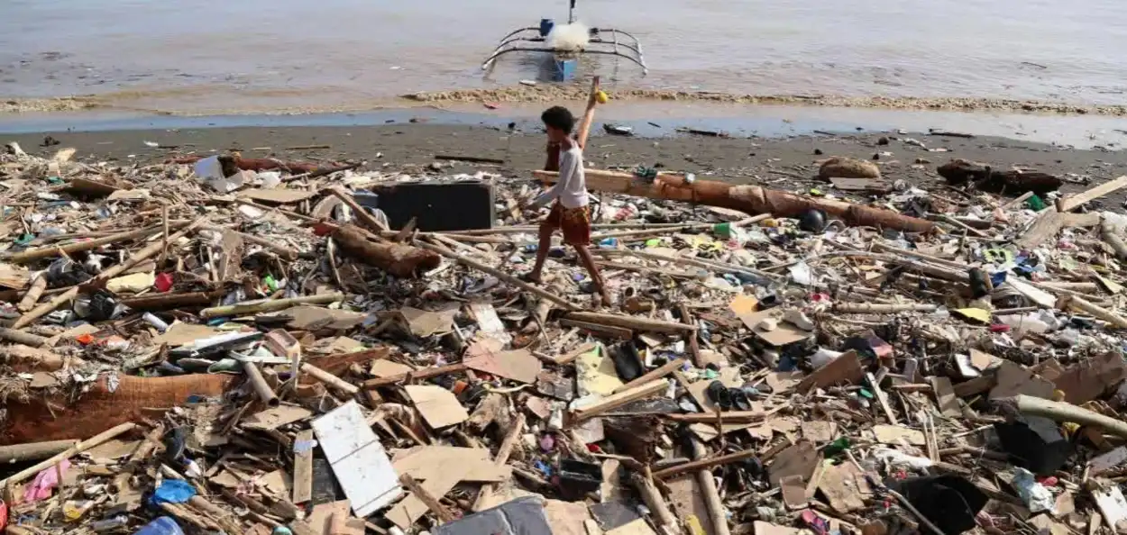 ফিলিপাইনছত টাইফুনৰ সন্ত্ৰাস