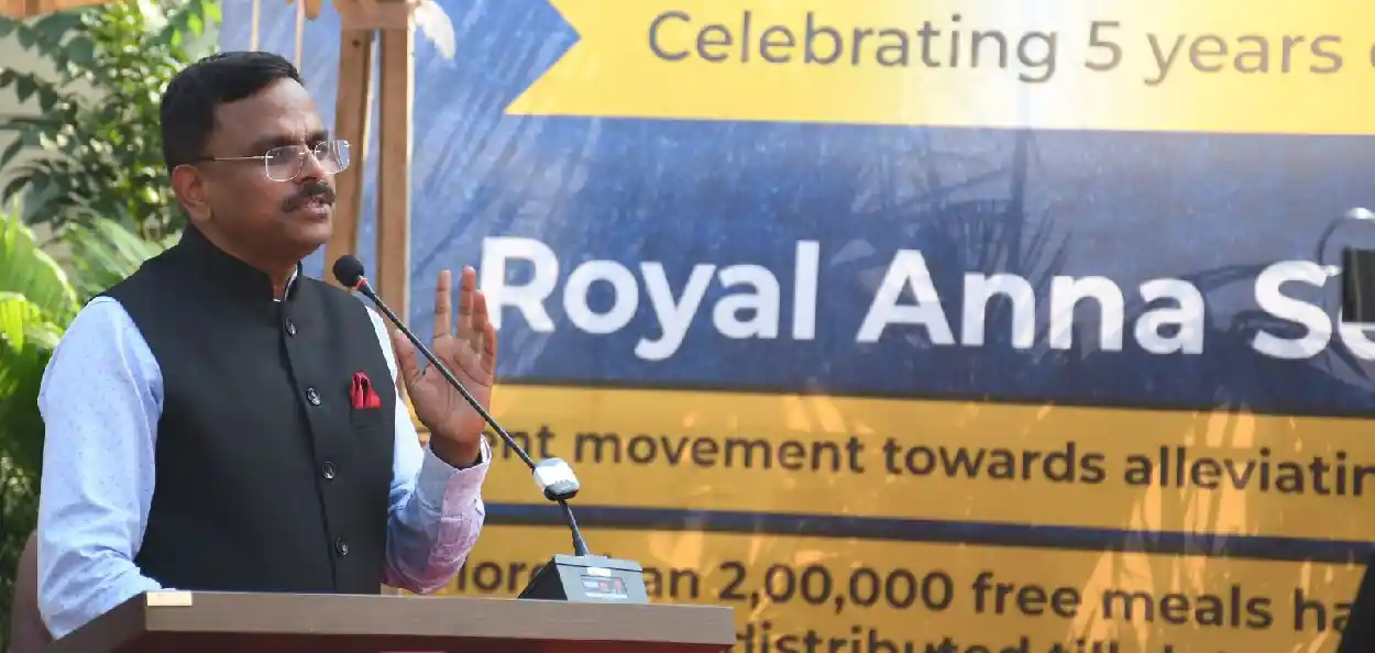  'ৰয়েল অন্ন সেৱা'ৰ যাত্ৰাৰ এক নতুন পৰ্যায়ৰ শুভাৰম্ভ অসমৰ মুখ্য সচিব ড০ ৰবি কোটাৰ