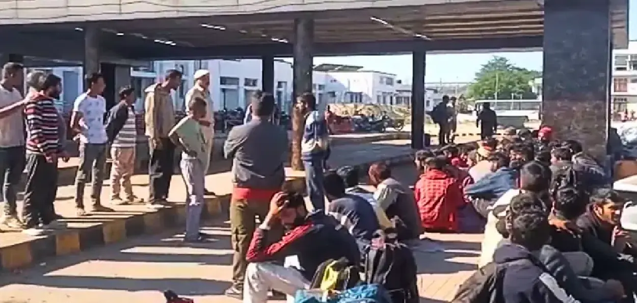 নিউ তিনিচুকীয়া ৰে’ল ষ্টেচনত ৪৪ সন্দেহজনক লোকক আটক