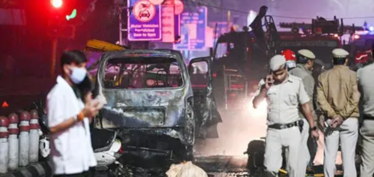 দিল্লীৰ ভয়ংকৰ বিস্ফোৰণত নিহতৰ  সংখ্যা ১৫ লৈ বৃদ্ধি