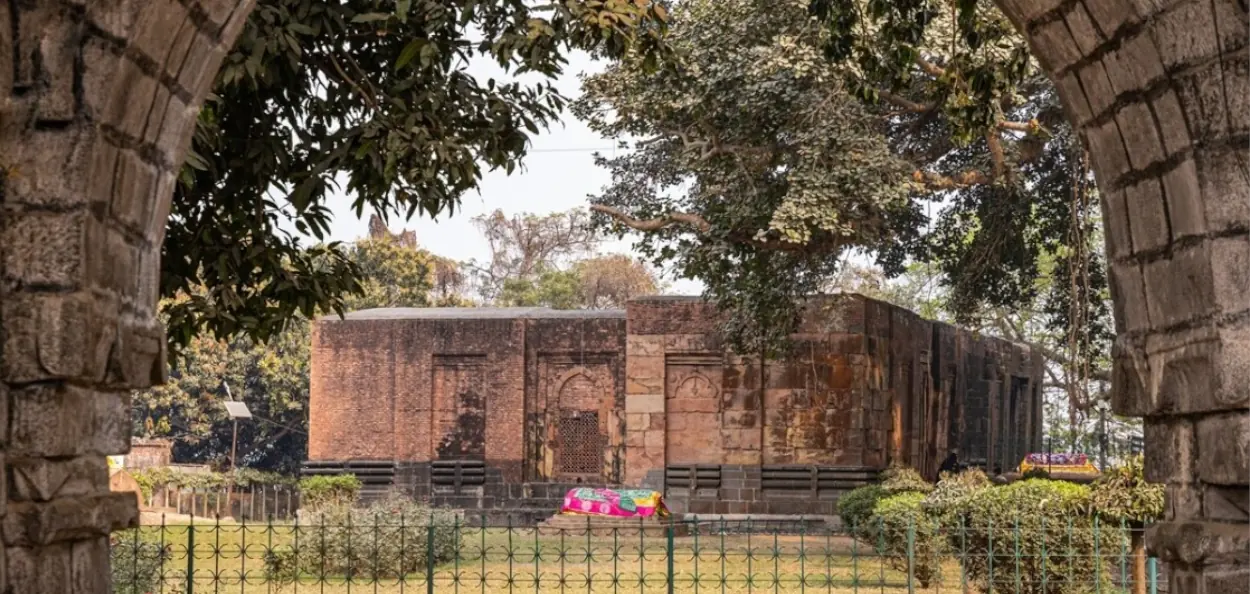 জাফৰ খান গাজী মছজিদ