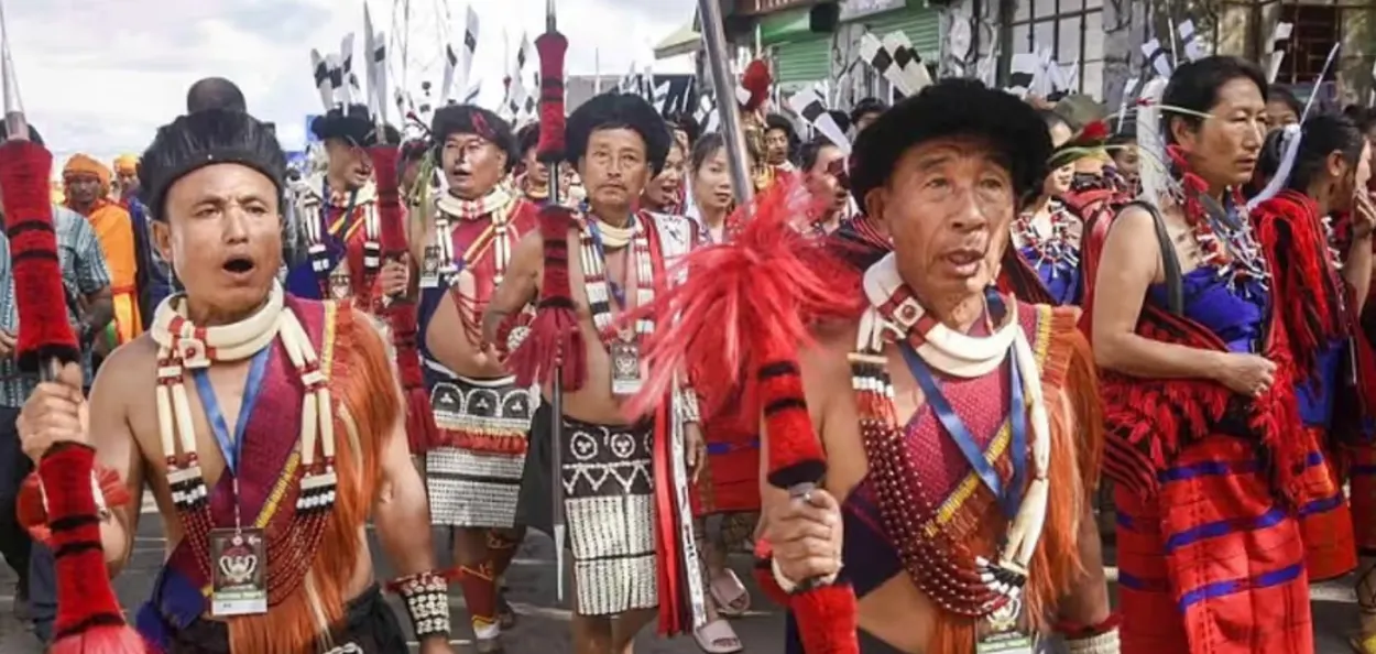 হৰ্নবিল উৎসৱত অভিলেখ; প্ৰথম সপ্তাহত ১.৩৮ লাখ দৰ্শনাৰ্থীৰ উপস্থিতি