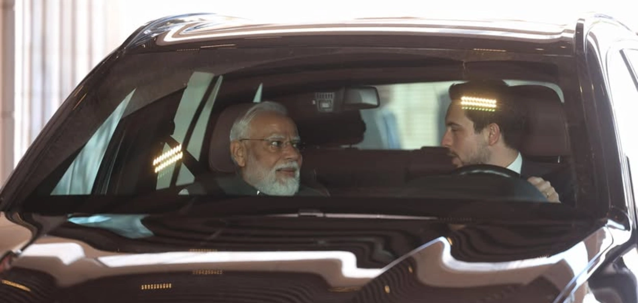 জৰ্দান সংগ্ৰাহালয়ত বিশেষভাবে উপস্থিত প্ৰধানমন্ত্ৰী নৰেন্দ্ৰ মোদী