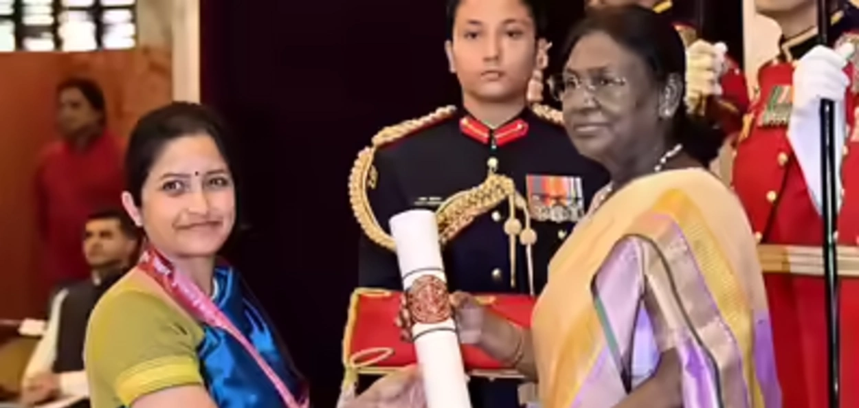 ২৪ গৰাকী বিজ্ঞানীক ৰাষ্ট্ৰীয় বিজ্ঞান বঁটা প্ৰদান কৰে ৰাষ্ট্ৰপতিয়ে