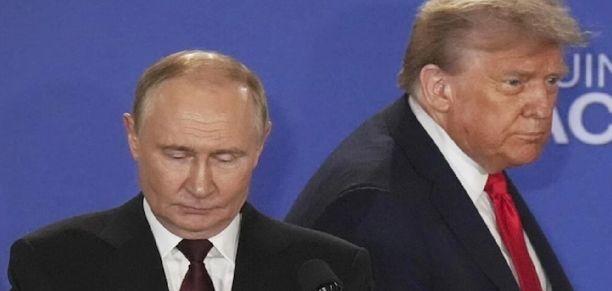 ৰাছিয়াৰ ৰাষ্ট্ৰপতি ভ্লাদিমিৰ পুটিন আৰু আমেৰিকাৰ ৰাষ্ট্ৰপতি ডনাল্ড ট্ৰাম্প(ফাইল ফটো)