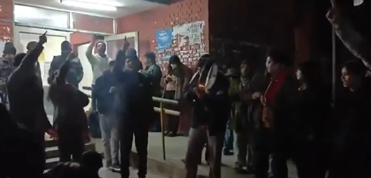 প্ৰধানমন্ত্ৰী নৰেন্দ্ৰ মোদী আৰু গৃহমন্ত্ৰী অমিত শ্বাহৰ বিৰুদ্ধে ছাত্ৰ-ছাত্ৰীয়ে ধ্বনি দিয়া ভিডিঅ'ৰ দৃশ্য