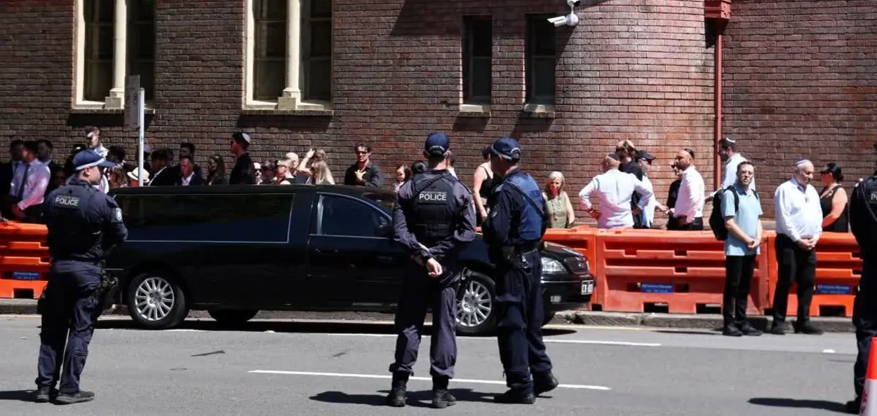 মিচিচিপিত বন্দুকধাৰীয়ে গুলীয়াই হত্যা কৰিলে শিশুসহ ছয়জনক 