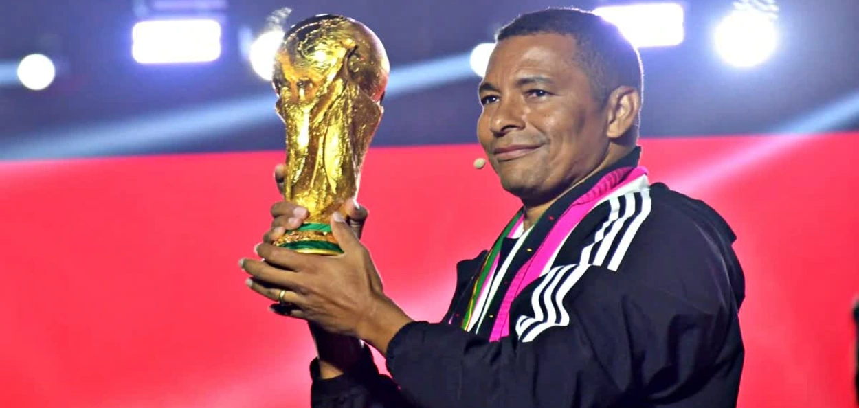 গুৱাহাটীৰ বৰ্ষাপাৰা ষ্টেডিয়ামত ফিফা বিশ্বকাপ ফুটবলৰ ট্ৰফী