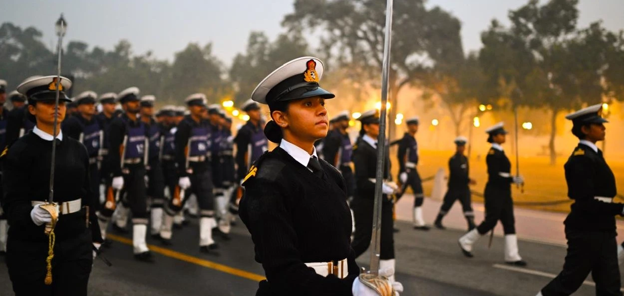 গণৰাজ্য দিৱস উপলক্ষে কৰ্তব্য পথত সেনা জোৱানৰ পেৰেড অনুশীন