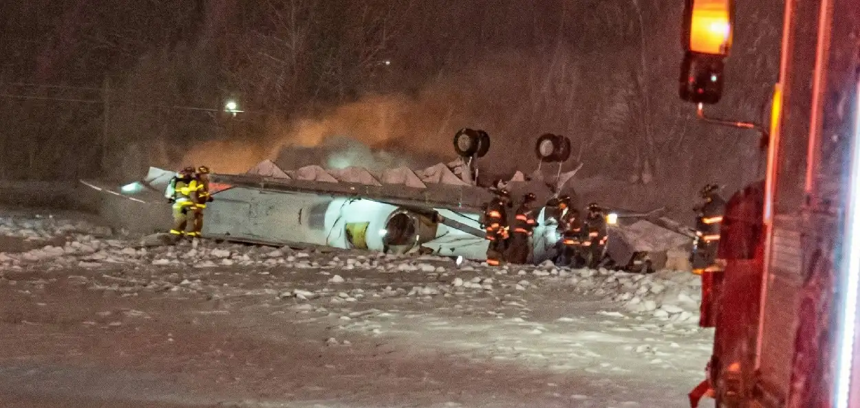 আমেৰিকাৰ মেইনত ৮ যাত্ৰী কঢ়িয়াই নিয়া ব্যক্তিগত বিমান দুৰ্ঘটনাগ্ৰস্ত