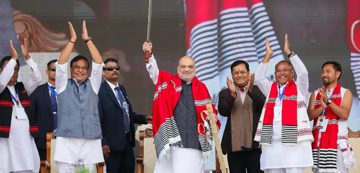 কেন্দ্ৰীয় গৃহমন্ত্ৰী অমিত শ্বাহৰ সৈতে মুখ্যমন্ত্ৰী হিমন্ত বিশ্ব শৰ্মা ধেমাজিত