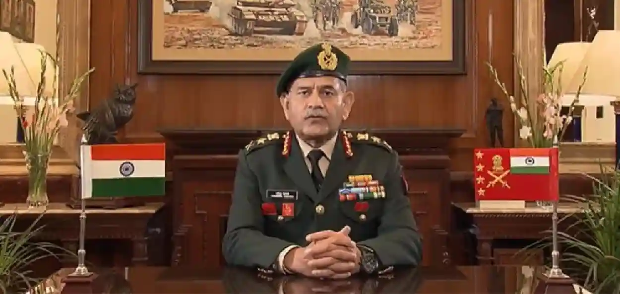 সেনা প্ৰধান জেনেৰেল উপেন্দ্ৰ দ্বিবেদী