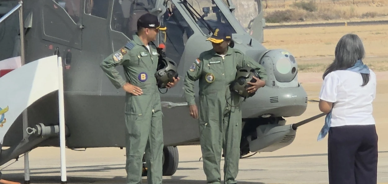 ভাৰত-পাকিস্তান সীমান্তত ‘প্ৰচণ্ড’ হেলিকপ্টাৰত সহ-পাইলটৰ ৰূপত ৰাষ্ট্ৰপতি মুৰ্মু