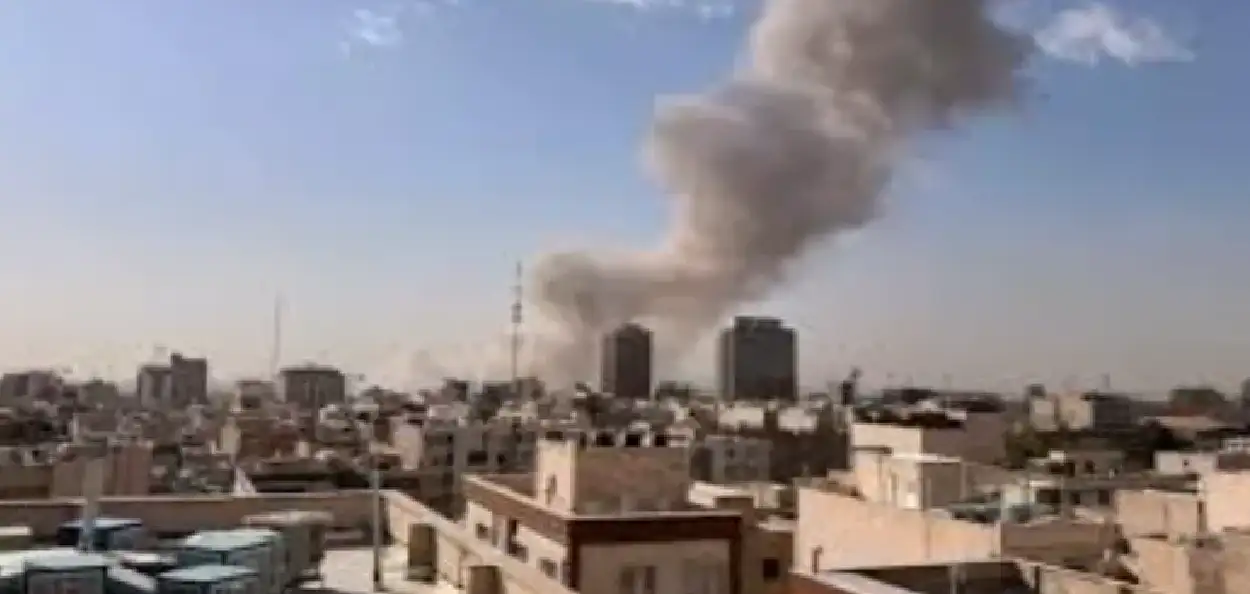 বাহৰেইনত আমেৰিকাৰ সামৰিক ঘাটিক লক্ষ্য কৰি ইৰানৰ মিছাইল আক্ৰমণ