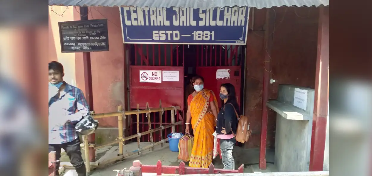 ডিটেইনচন কেম্পৰ পৰা মুক্তি পালে দিপালী দাসে