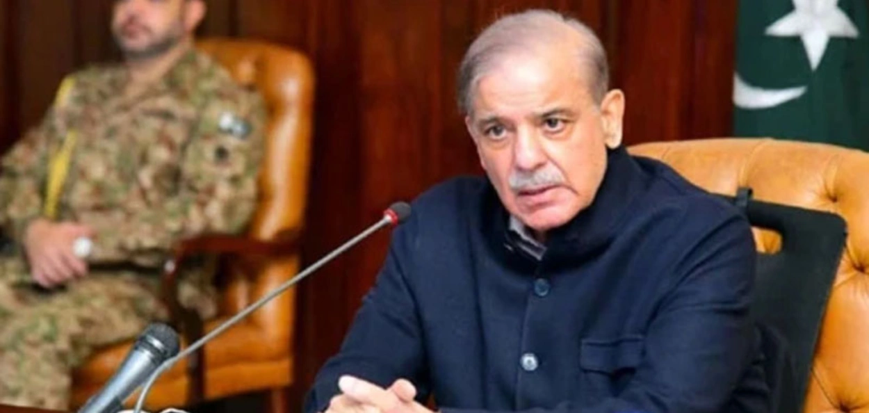 পাকিস্তানত হাহাকাৰ