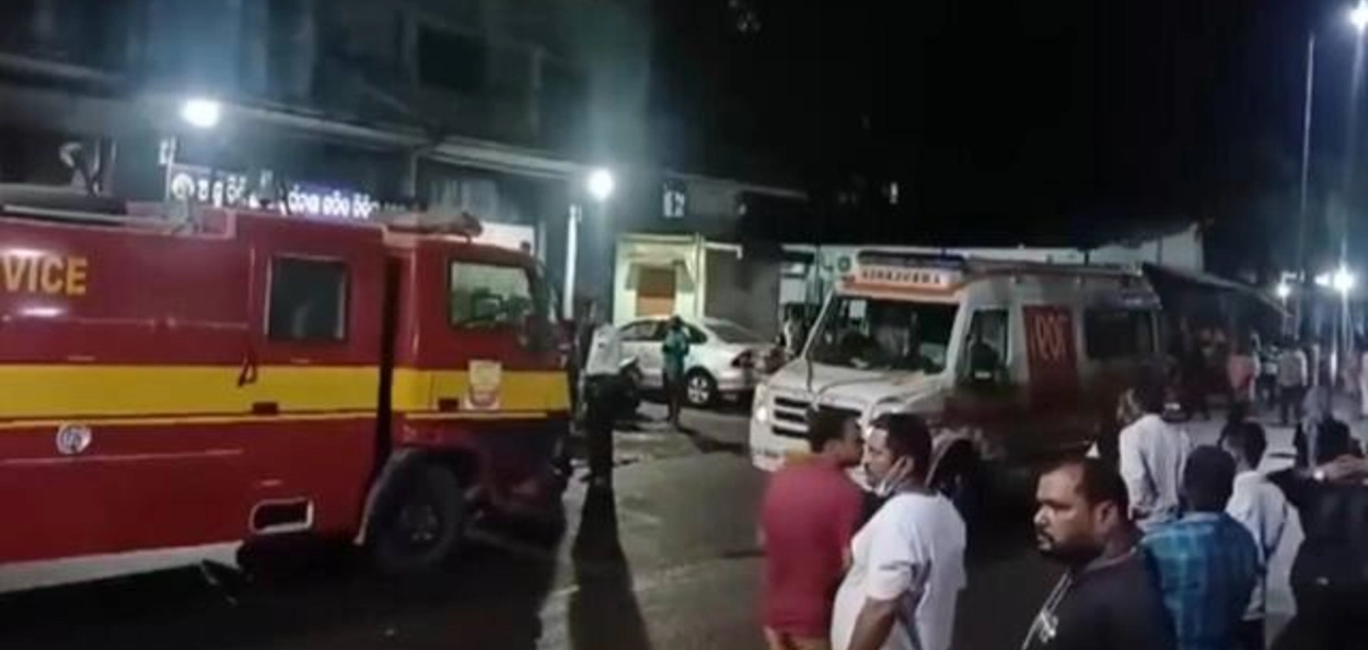 পুৱতি নিশা ওড়িশাৰ কটকৰ চিকিৎসালয়ত ভয়ংকৰ অগ্নিকাণ্ড