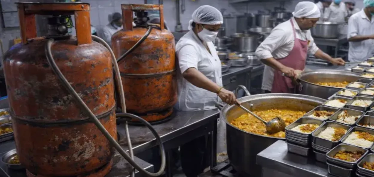 গেছ বিতৰণকাৰী সংস্থাসমূহক পিএনজি সংযোগত অগ্ৰাধিকাৰ দিয়াৰ নিৰ্দেশ চৰকাৰৰ