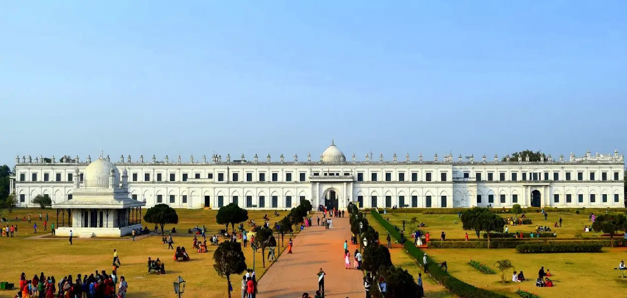 মুৰ্ছিদাবাদৰ জীৱন্ত ঐতিহ্য নিজামত ইমামবাড়া