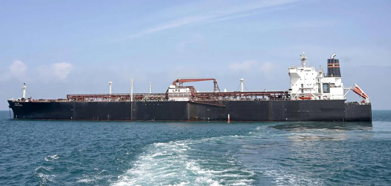 ৪২ হাজাৰ টন এলপিজি লৈ গুজৰাটত উপস্থিত 'জগ বসন্ত' টেংকাৰ