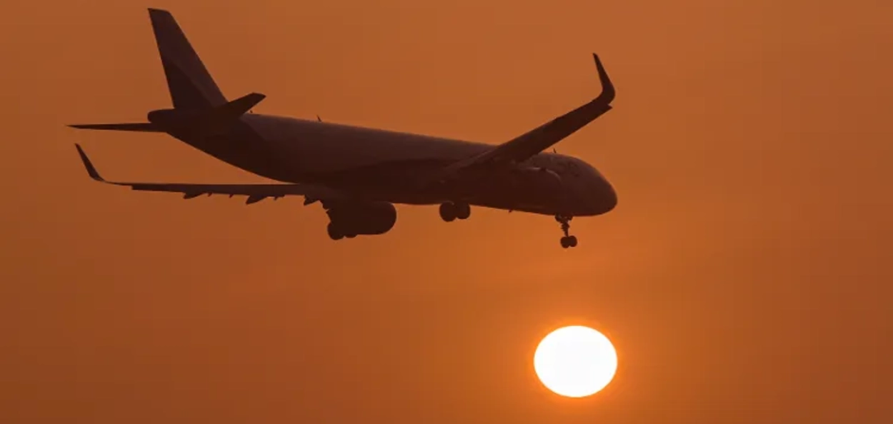 যুদ্ধ-শংকাৰ বীমাৰ বৰ্ধিত খৰচৰ ফলত সমস্যাত পৰিছে বিমান সংস্থাসমূহ