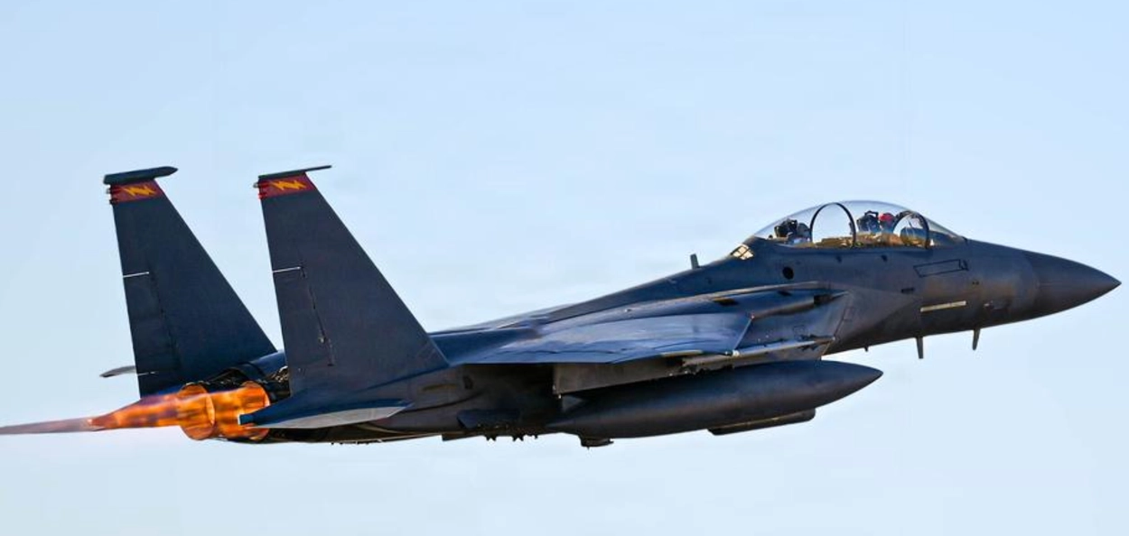 আমেৰিকাৰ F-15E যুঁজাৰু বিমান ধ্বংস কৰিলে ইৰানে