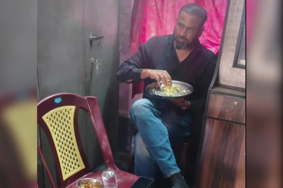 ইউছুফ পাঠানৰ সাক্ষাতে পোহৰলৈ আনিলে ফুটবল ক’চ সমীৰ চৰ্দাৰৰ দুৰ্দশাগ্ৰস্ত অৱস্থা