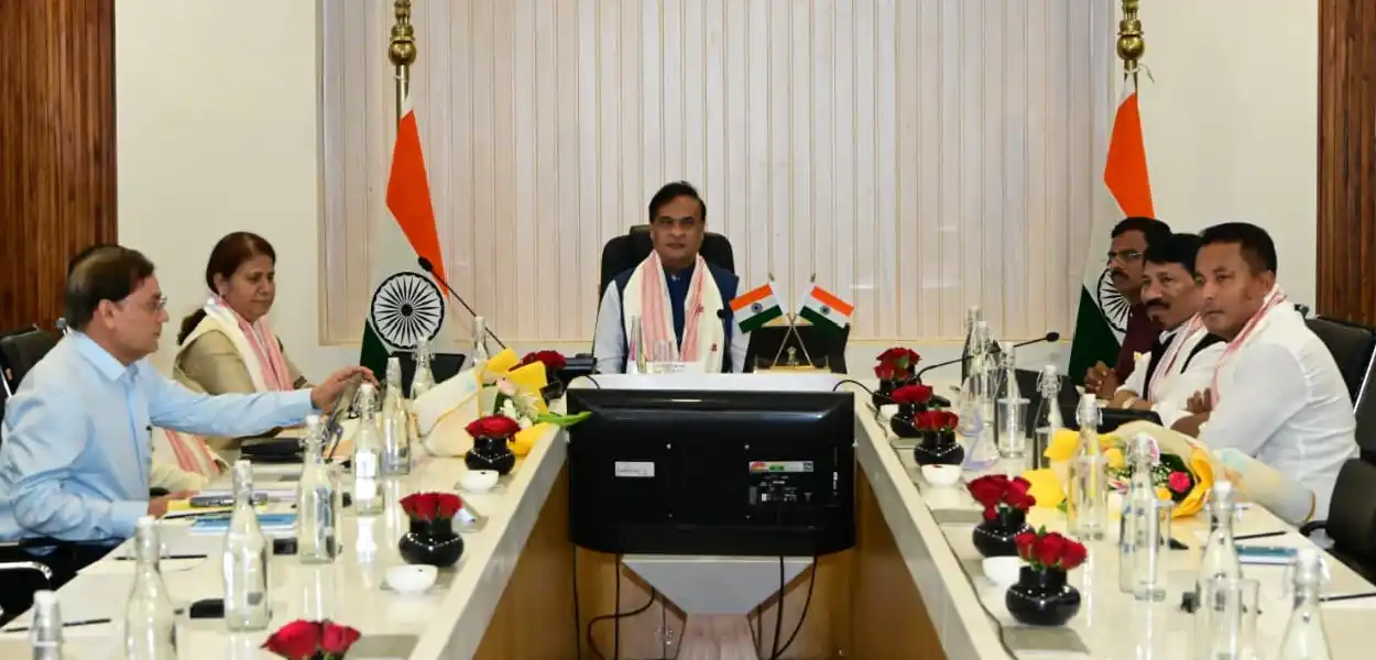 অসম কেবিনেটত UCC খচৰাত অনুমোদন; চৰকাৰী বিষয়াৰ বিদেশ ভ্ৰমণ নিষিদ্ধ