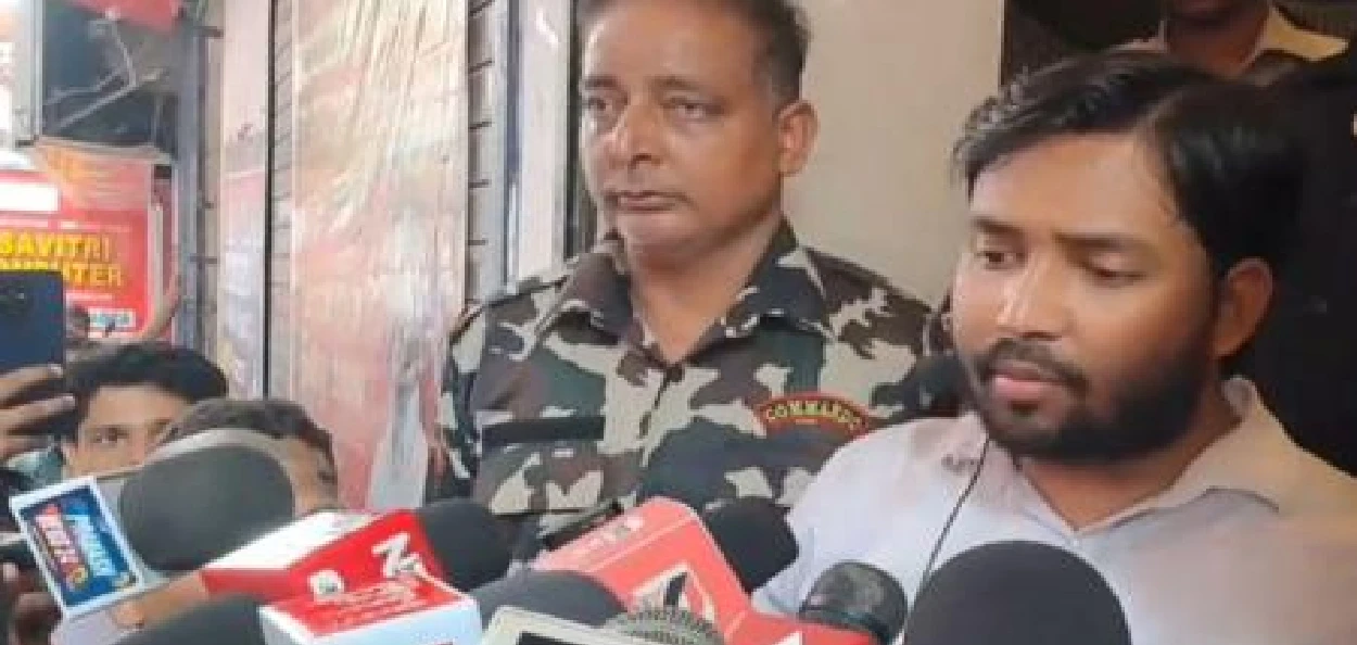 পাটনাৰ ‘খান ছাৰ’ কোচিং ইনষ্টিটিউট লণ্ডভণ্ড কৰাৰ লগতে শিলাবৰ্ষণ