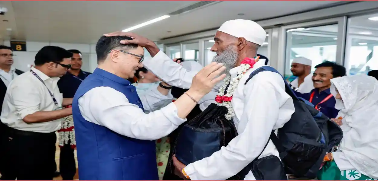 দিল্লীত হজযাত্ৰীসকলক আদৰণি মন্ত্ৰী কিৰেণ ৰিজিজুৰ