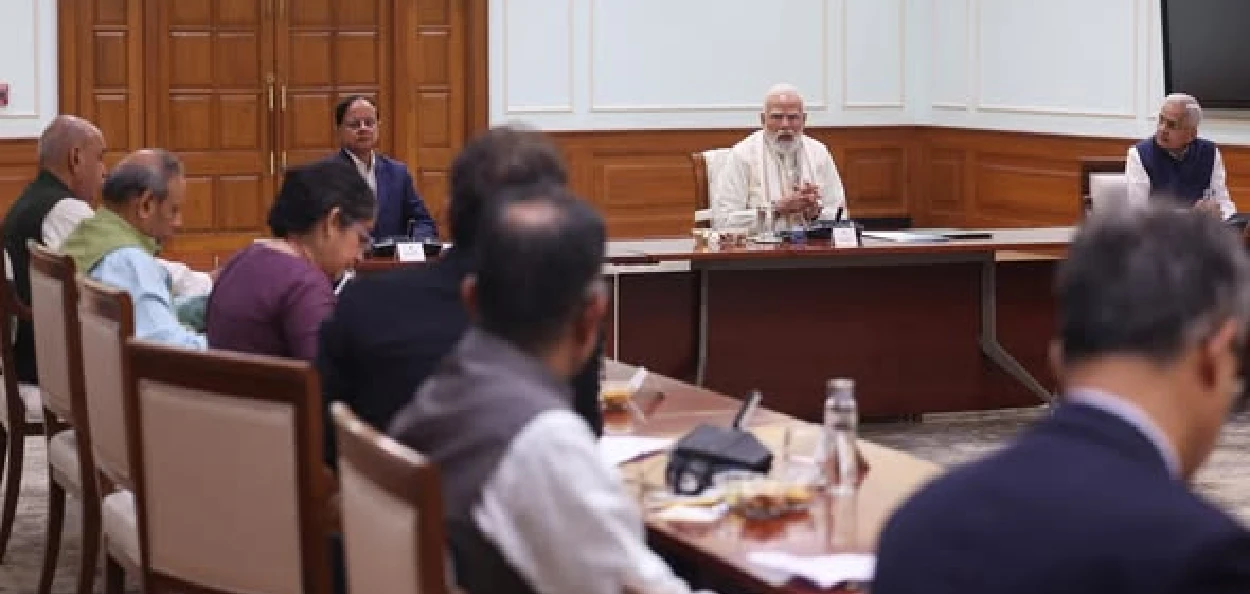 অৰ্থনৈতিক পৰামৰ্শদাতা পৰিষদৰ বৈঠকৰ অধ্যক্ষতা প্ৰধানমন্ত্ৰী নৰেন্দ্ৰ মোদীৰ