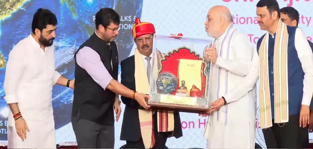 লোকমান্য তিলক ৰাষ্ট্ৰীয় বঁটাৰে সন্মানিত অজিত ডোভাল
