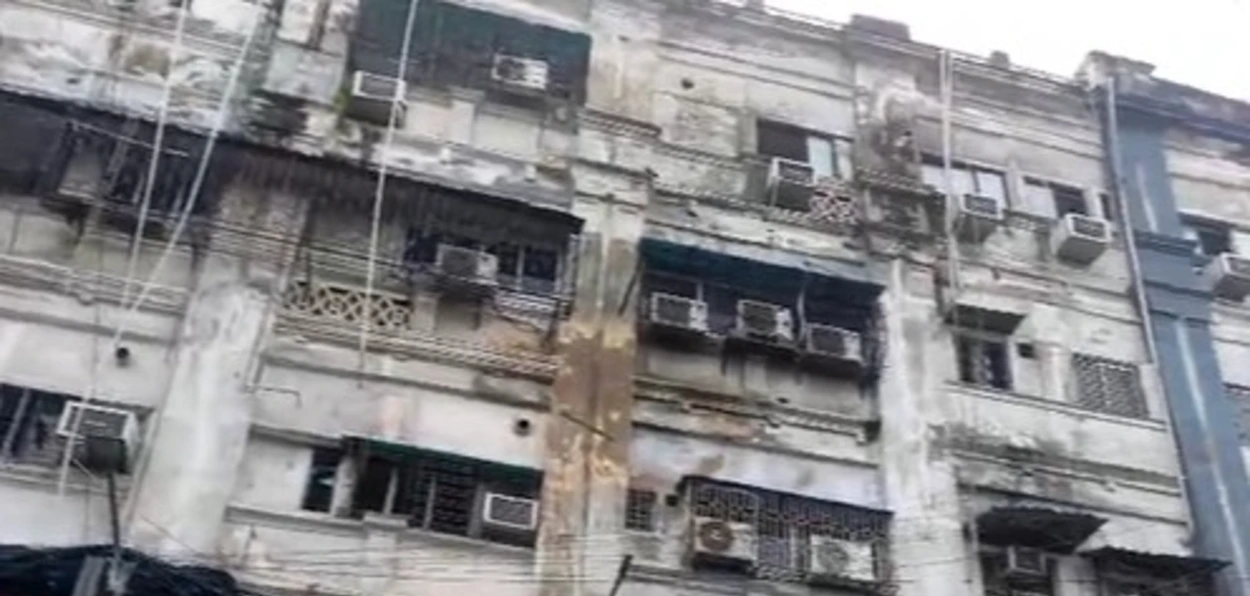 কলকাতাৰ হোটেলত ভয়ংকৰ অগ্নিকাণ্ড