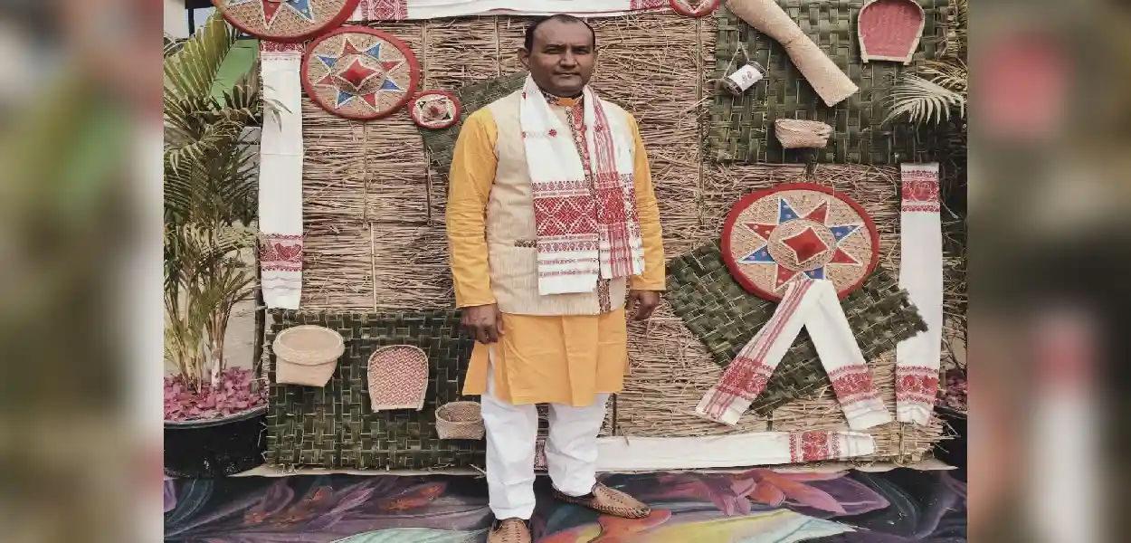 ব্যতিক্ৰমী শিক্ষক আজিজুৰ ৰহমান 